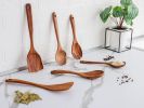Six-piece wooden cooking spoon set – heat-resistant, smooth teak wood for a comfortable grip – lightweight and durable – easy to clean and perfect fo